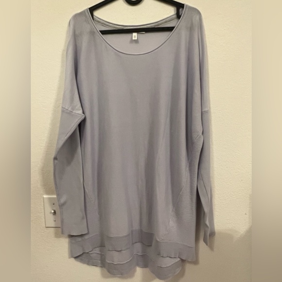 Victoria’s Secret lounge top - Picture 1 of 13